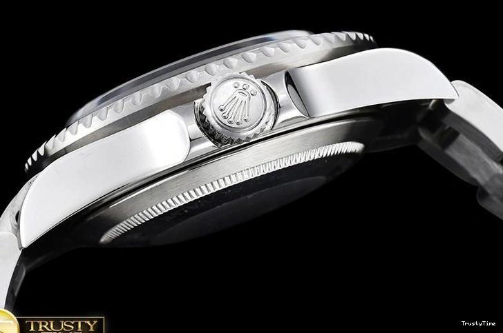 0716 ROLSD061 – SeaDweller UrbanChic 1020